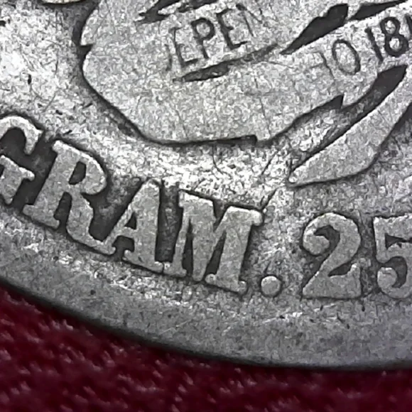 Circulated 1935 VENEZUELA 5 BOLIVARES .900 Silver Crown CoinY#24.2